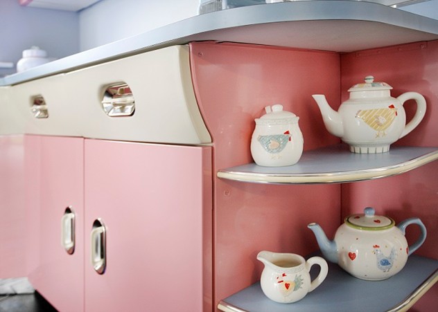 English Rose Kitchen units-source-antiques-resized pink end shelves_main_635980452901604312.jpg
